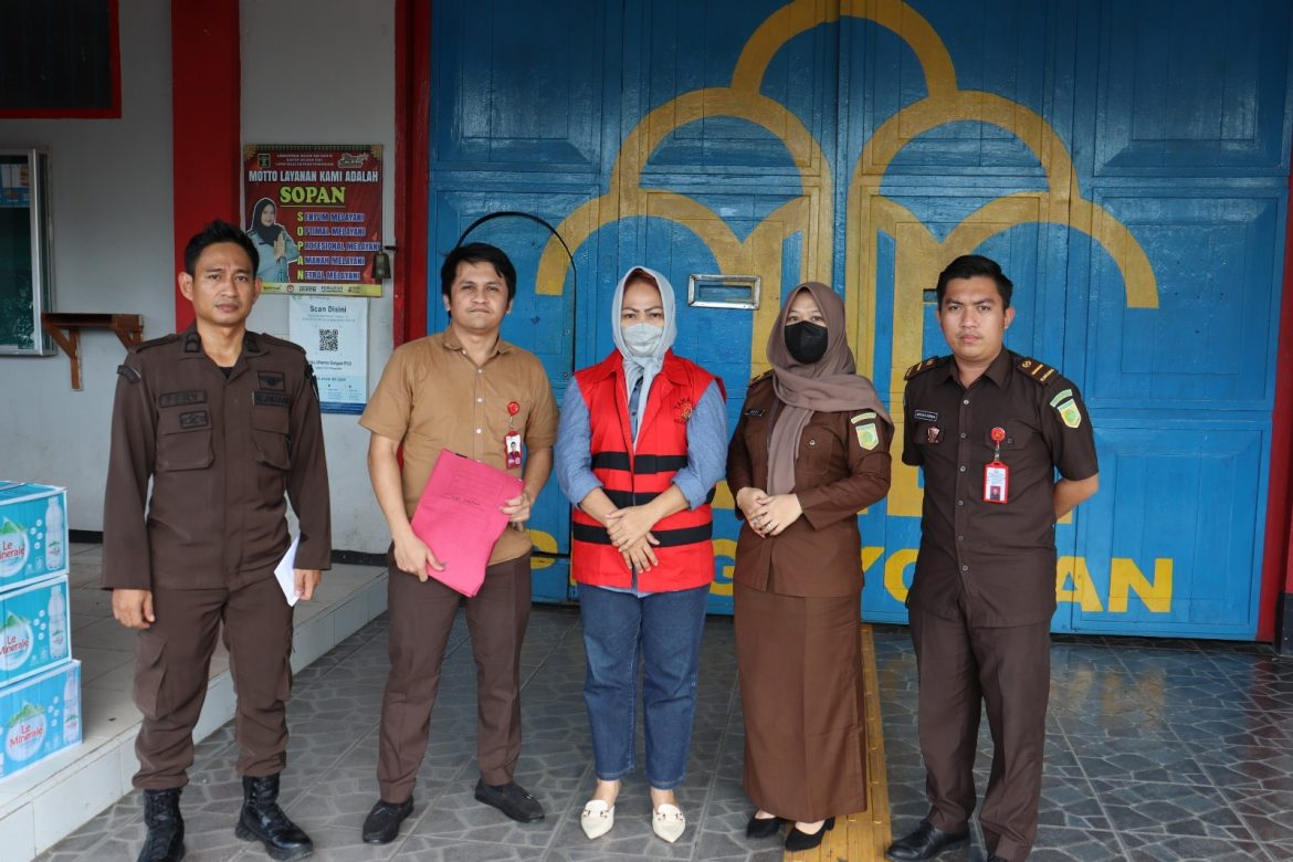 Buronan Kejari Rohul Kasus Penipuan Tahun 2012 Ditangkap Tim Intelijen di Batam