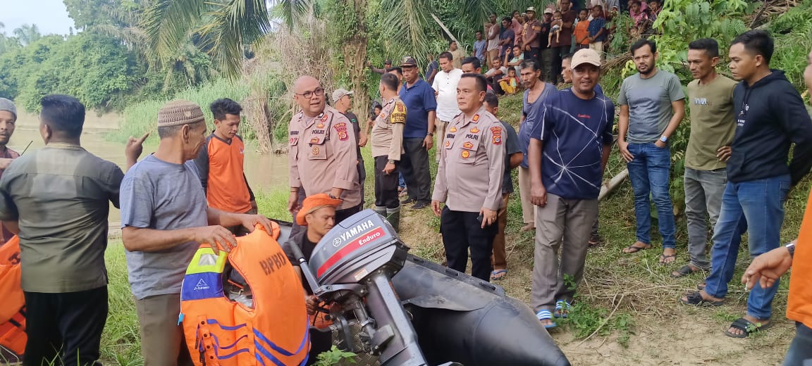 Diduga Terpeleset, Seorang Gadis Umur 13 Tahun Tenggelam Di Sungai Peureulak