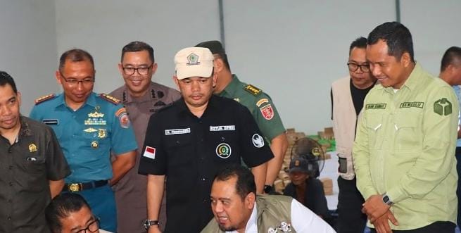 Ketua dan Anggota DPRD Kaltim Tinjau Gudang Logistik Jelang Pilkada