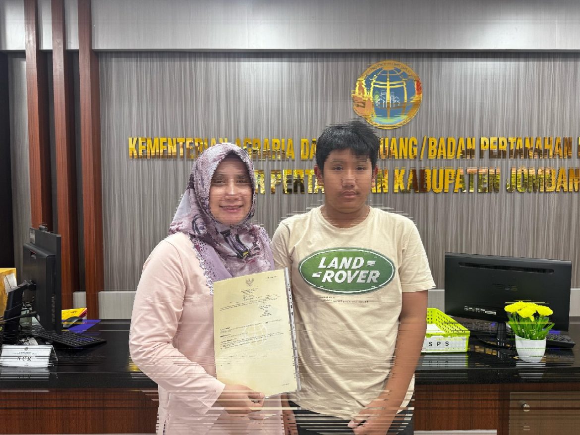 Rasakan Kemudahan Layanan Pertanahan Terbatas saat Libur Lebaran, Masyarakat: Alhamdulillah Dapat Pelayanan yang Baik Lebaran bukan lagi halangan untuk mengurus administrasi pertanahan