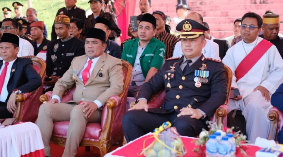 Bupati Pelalawan, H. Zukri Misran, S.E Menghadiri Upacara Peringatan Hari Bhayangkara ke-79 Dihalaman Kantor Bupati Pelalawan