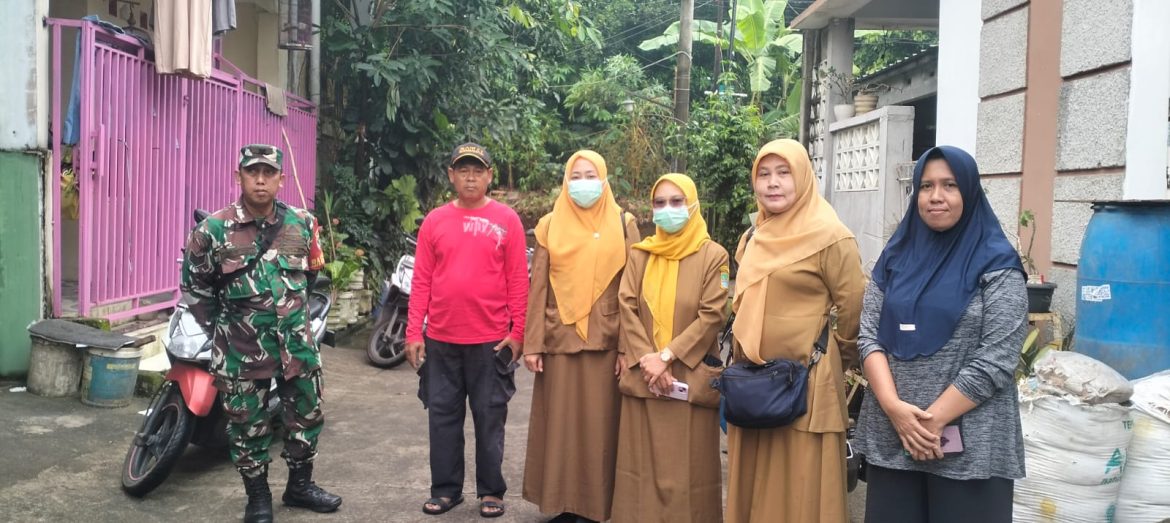Sinergi Total Tiga Pilar Desa Ciledug: Serma Toni Riyanto dan Aparatur Desa Kepung Ancaman DBD di Mustika Gandaria