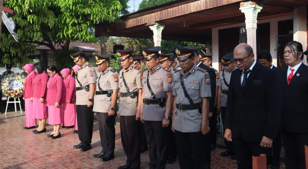 Kapolres Kuansing Pimpin Upacara Tabur Bunga Hari Bhayangkara ke-80, Kenang Jasa Para Pahlawan