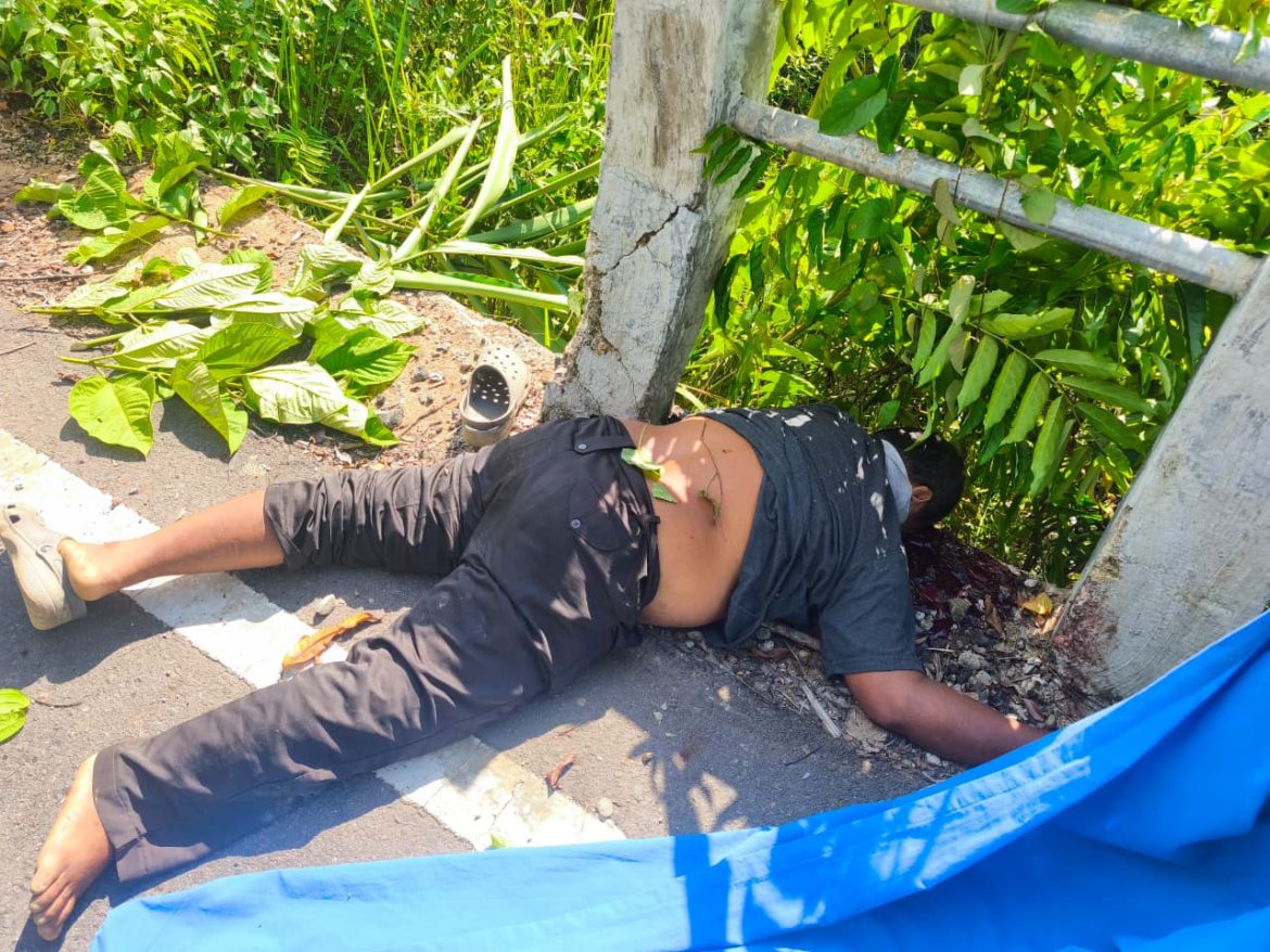 Pengendara Sepeda Motor Menabrak Tiang Jembatan Pekawai 