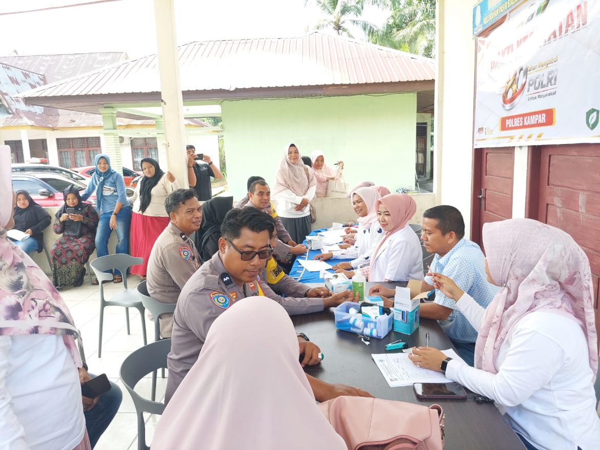 Hari Bhayangkara ke-80 dan Bhayangkari ke-74, Polsek Bangkinang Kota Gelar Bakti Kesehatan Gratis untuk Ratusan Warga
