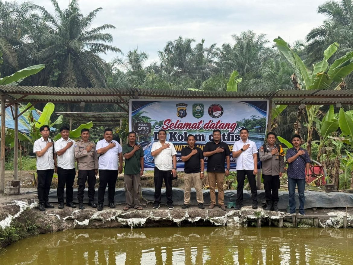 Berantas Narkoba Melalui Program Kampung Tangguh,Empang Pandan Kampung Binaan Polres Siak Dinilai Tim Ditresnarkoba Polda Riau