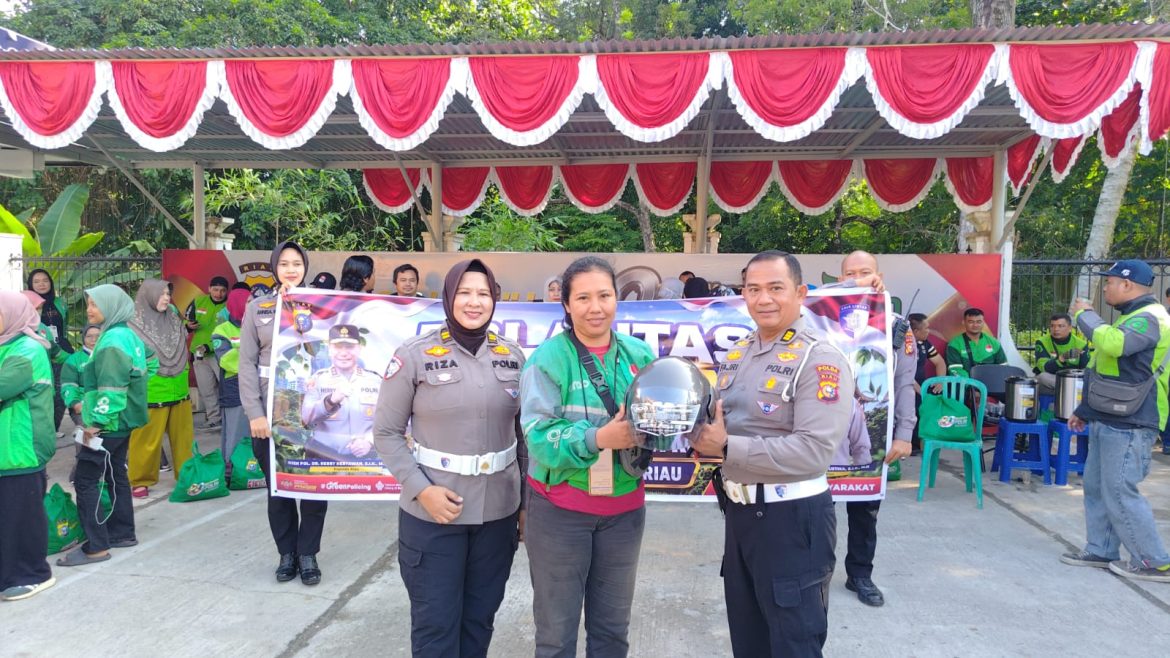 Semarak Hari Bhayangkara ke-80, Ditlantas Polda Riau Resmikan Rest Area Ojol dan Gelar Nobar Piala Dunia