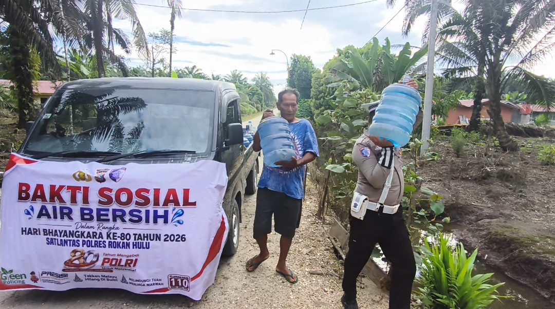 Menyambut Hari Bhayangkara ke-80, Polda Riau Salurkan Ribuan Bansos, Air Bersih hingga Bedah Rumah untuk Masyarakat