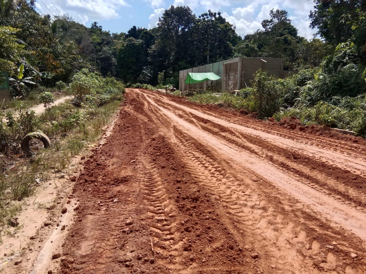 Penimbunan Jalan Sungai Pandak Desa Tembesuk