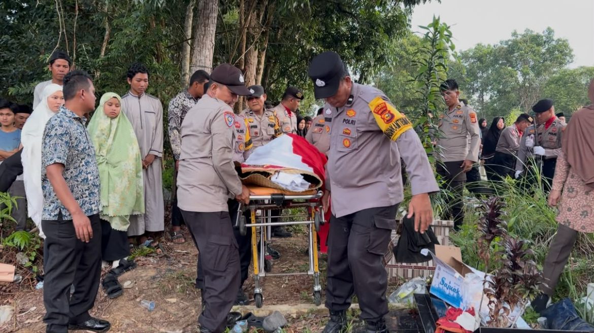 Polres Kampar Gelar Upacara Pemakaman Kedinasan Aiptu Zainal Arifin, Pengabdian Almarhum Dikenang
