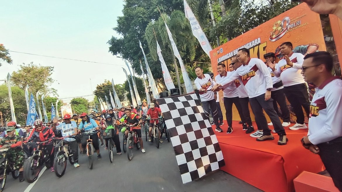 Ribuan Peserta dari Berbagai Daerah di Jawa Timur Meriahkan Lamongan Bhayangkara Fun Bike 2026