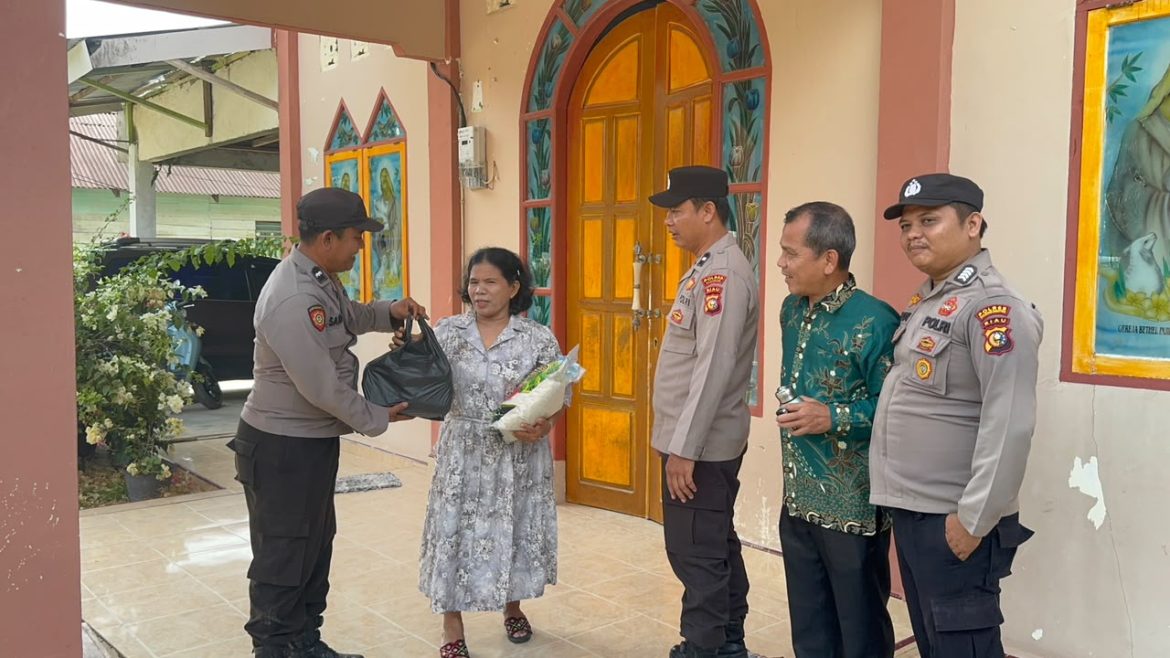 Polsek Singingi Laksanakan Minggu Kasih, Salurkan Bantuan Sembako dan Tampung Aspirasi Warga
