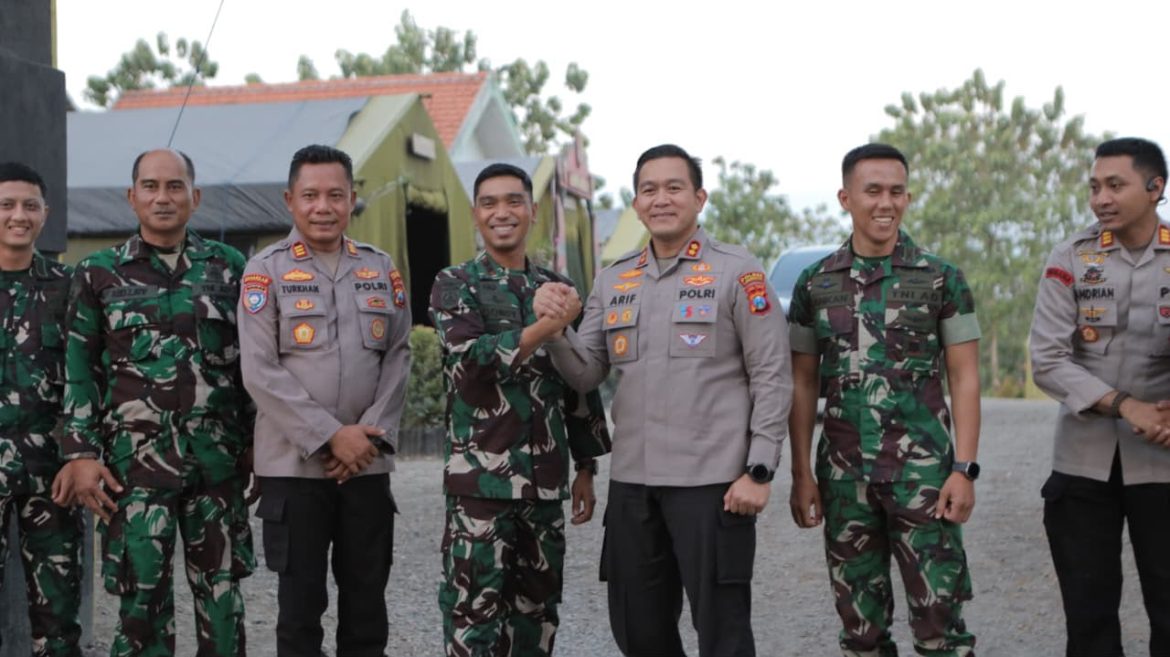 Kapolres Lamongan kunjungi Yonif TP 887/KJM dan pantau progres pembangunan TMMD