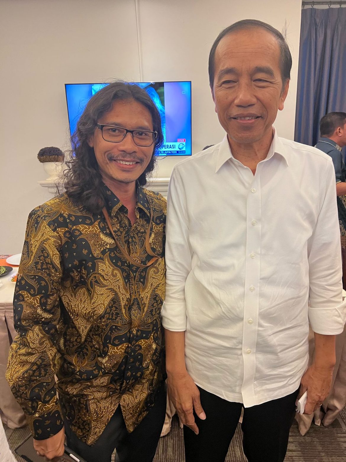 Apakah Putusan Sela yang Mengabulkan Eksepsi dr. Tifa Membuktikan atau Semakin Meyakinkan Publik Bahwa Ijazah Presiden Joko Widodo Palsu? Maret Samuel Sueken: Belum Tentu
