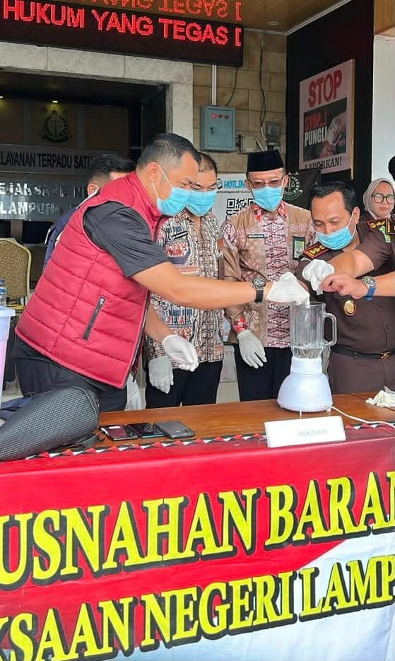 Kejari Lampung Barat Musnahkan Barang Bukti 31 Perkara Inkracht, Kasus Narkotika Masih Mendominasi