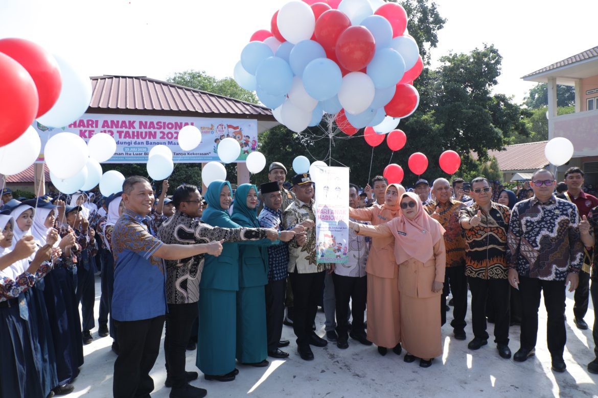 Wabup Asahan Pimpin Upacara Hari Anak Nasional ke-42 Tahun 2026 di SMP Negeri 6 Kisaran