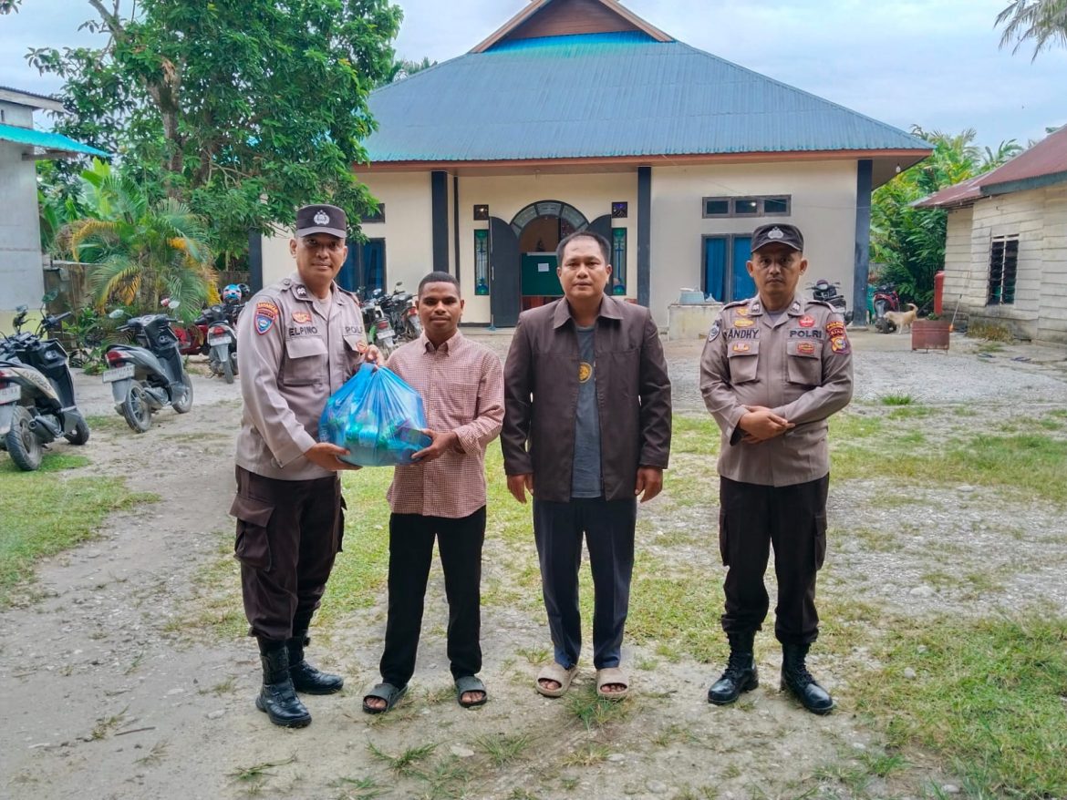 Polsek Kuantan Tengah Salurkan Sembako dan Serap Aspirasi Warga Melalui Program Minggu Kasih