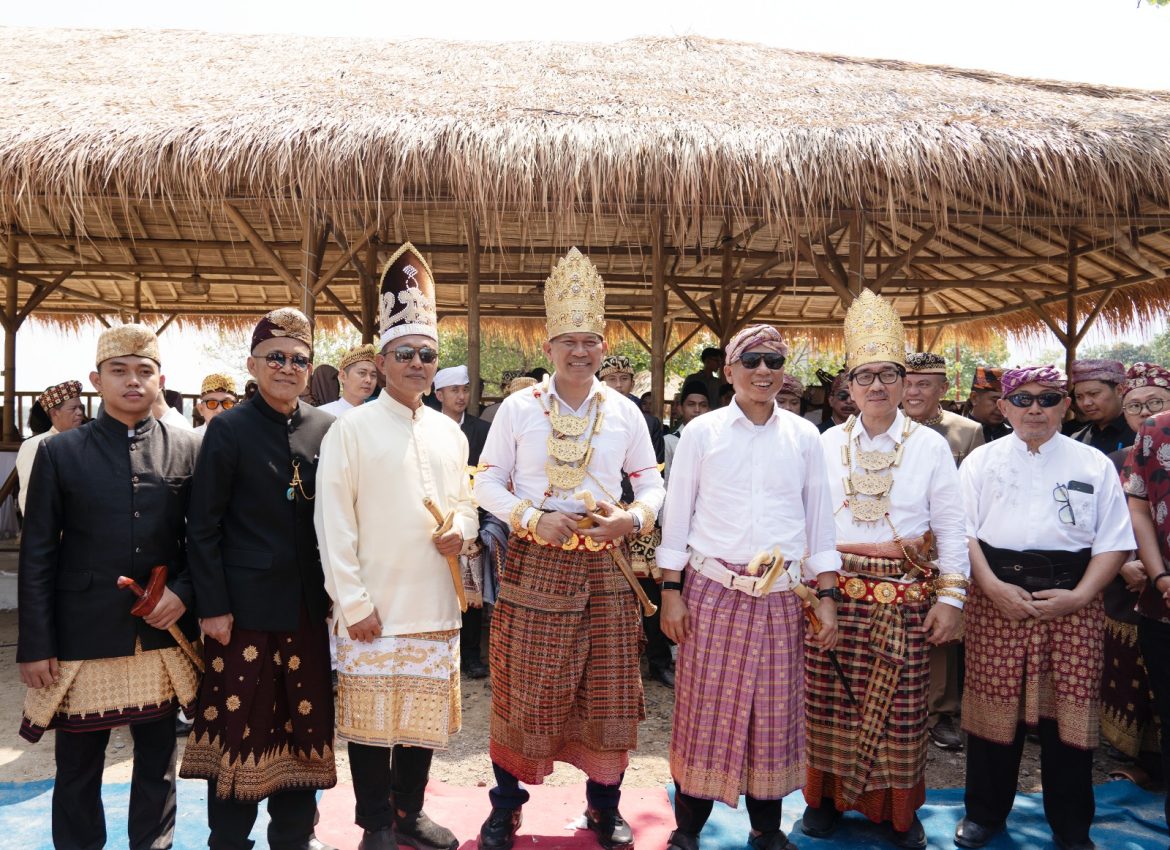 Turun Mandei Begawi Festival 2026, Pangdam XXI/RI Resmi Jadi Keluarga Adat Lampung