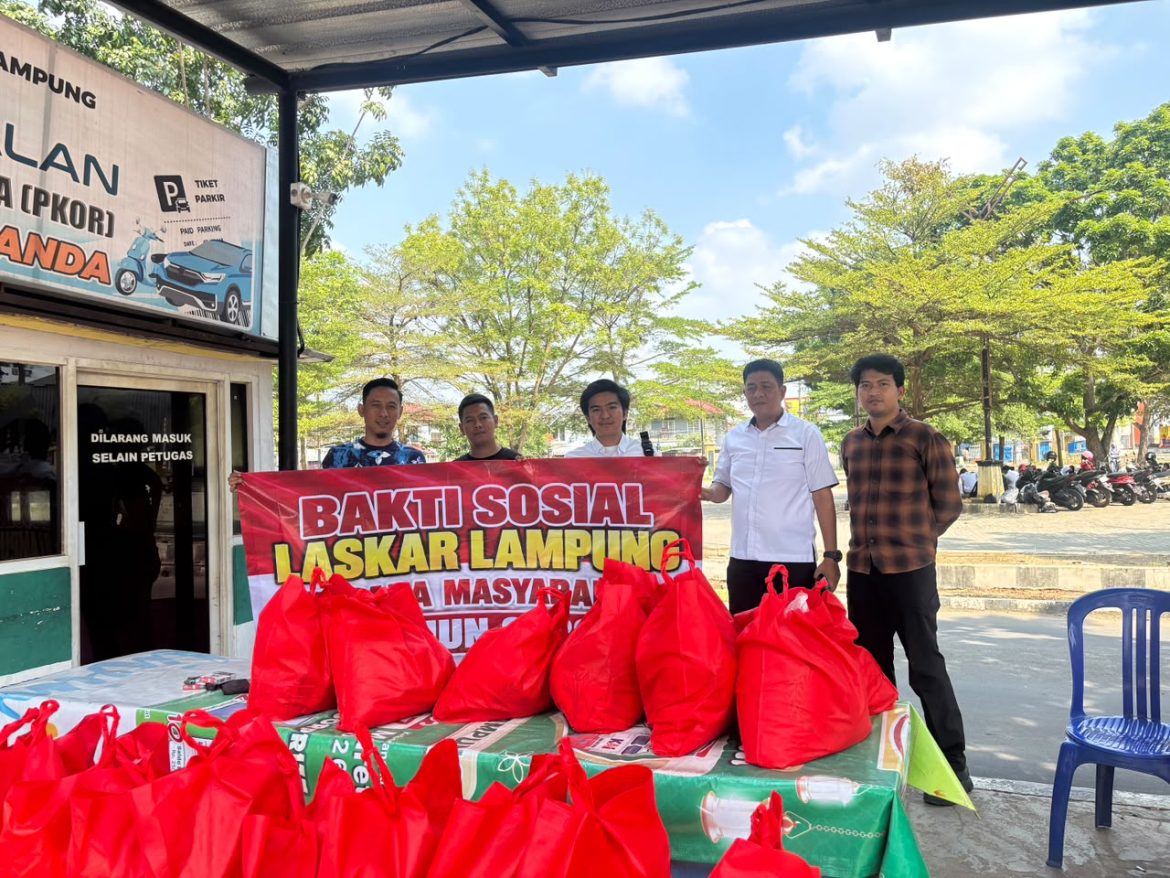 Bakti Sosial Laskar Lampung Salurkan Ratusan Paket Sembako Untuk Masyarakat