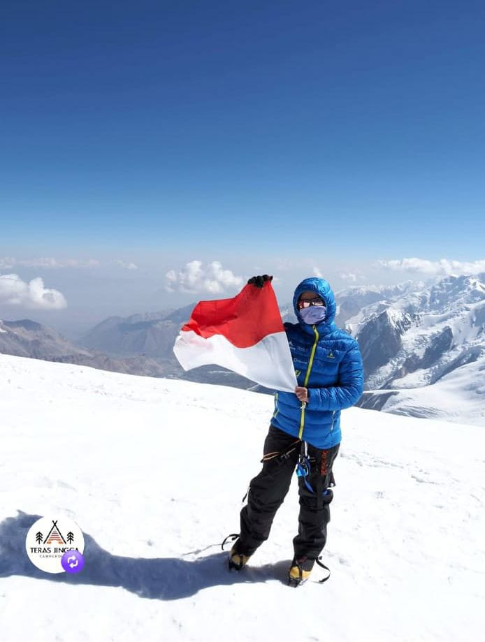 Khansa Syahlaa Ungkap Perjuangan Ekspedisi Lenin Peak 7.134 Mdpl