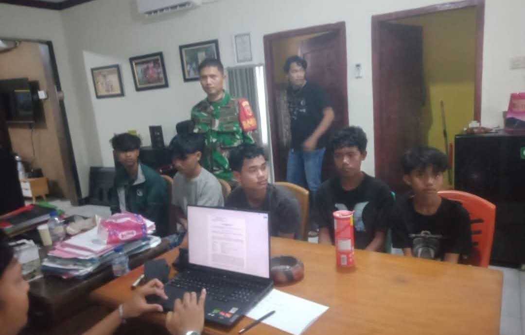 Lima Warga SAD Terduga Pengeroyokan Anggota TNI Serahkan Diri ke Polres Sarolangun