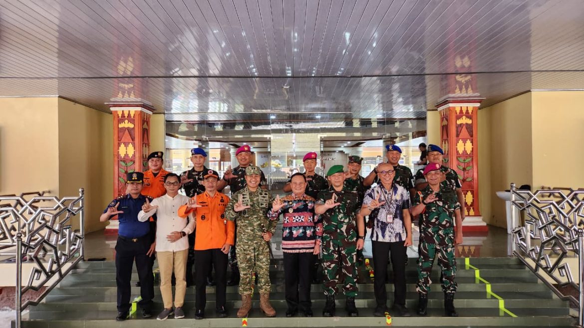 Perkuat Sinergitas Penanganan Karhutla, Dandim 0422/LB Dampingi Tim Mabes TNI Audiensi dengan Pemkab Lampung Barat