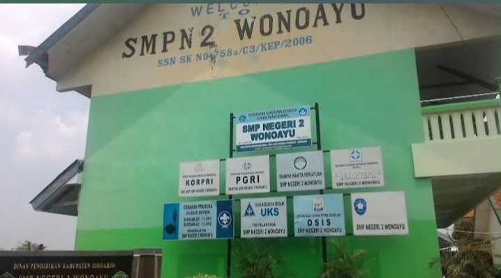Di Balik Penjualan Seragam SMPN 2 Wonoayu, Legalitas Koperasi “Sejahtera” Jadi Sorotan