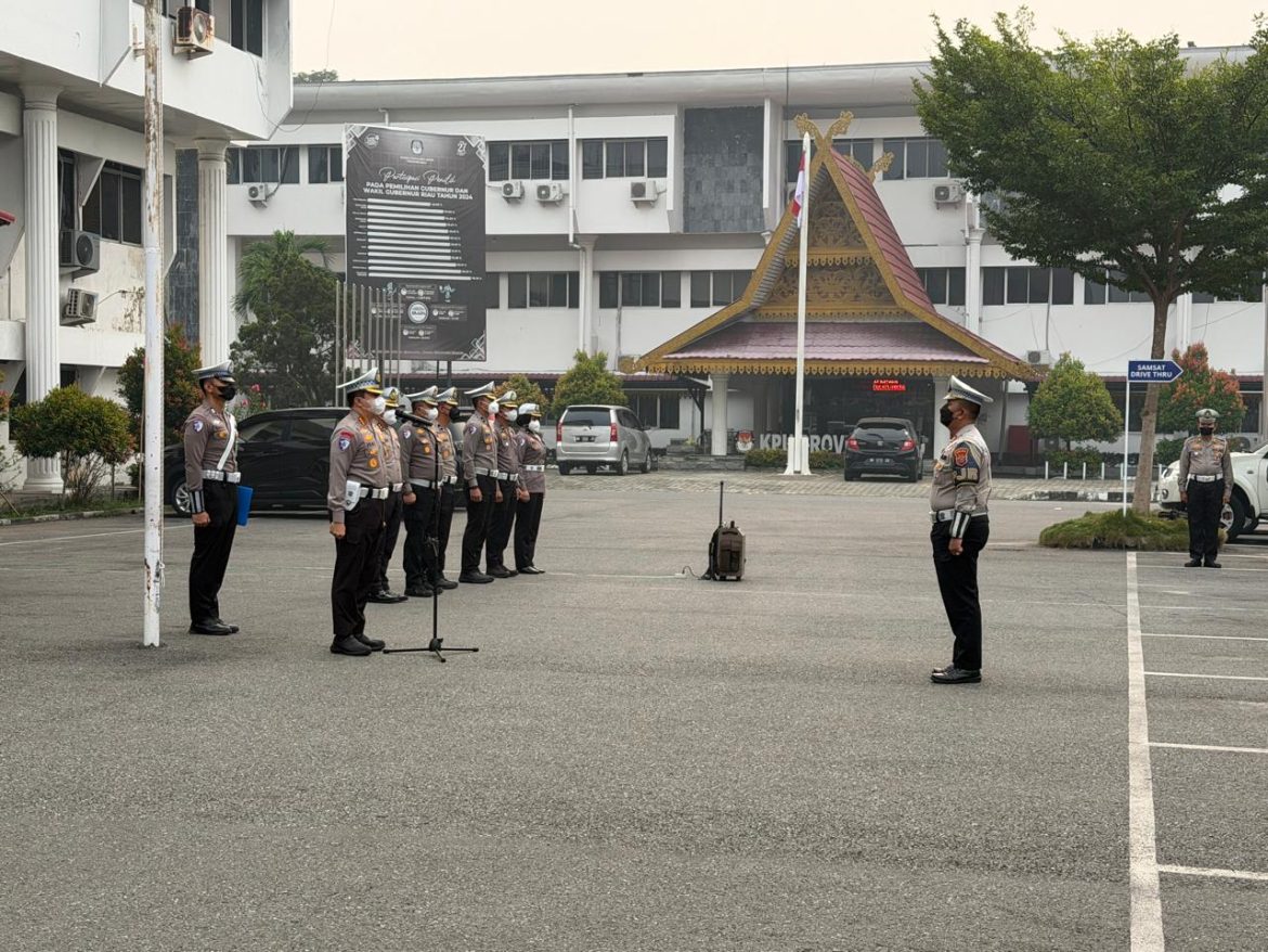 13 Personel Ditlantas Polda Riau Diguyur Penghargaan, dari Bongkar SIM Palsu hingga Lindungi Warga dari Debt Collector