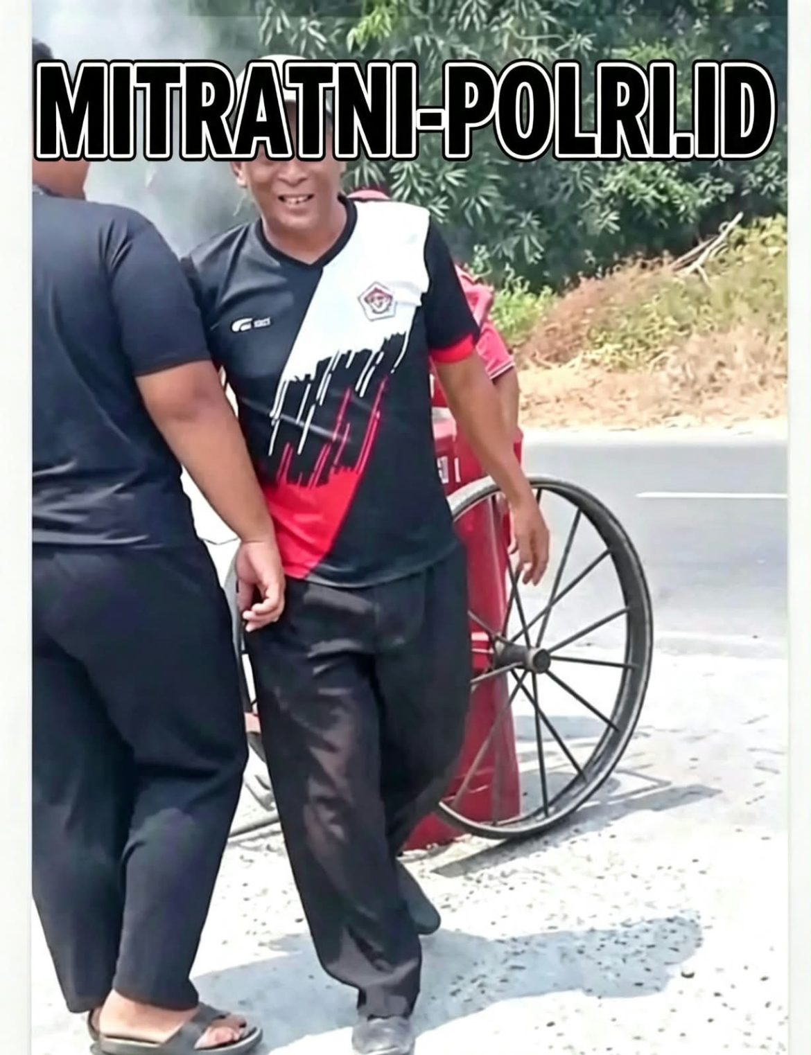 Kepala Desa Punduttrate Jadi Pahlawan Utama Padamkan Kebakaran Motor Di SPBU Metatu
