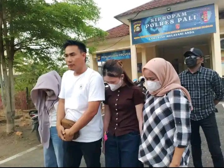 Oknum Polisi PALI Cuma Dihukum 7 Hari, Keluarga Korban Murka: “Kami Minta Keadilan!”
