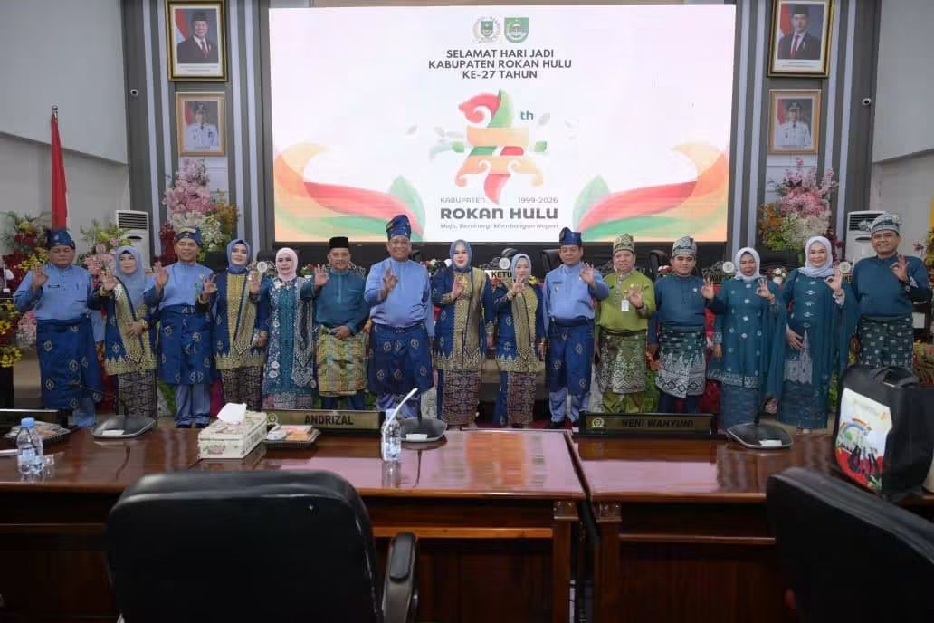 Rapat Paripurna Istimewa HUT ke-27 Rohul: Momentum Perkuat Sinergi Bangun Daerah
