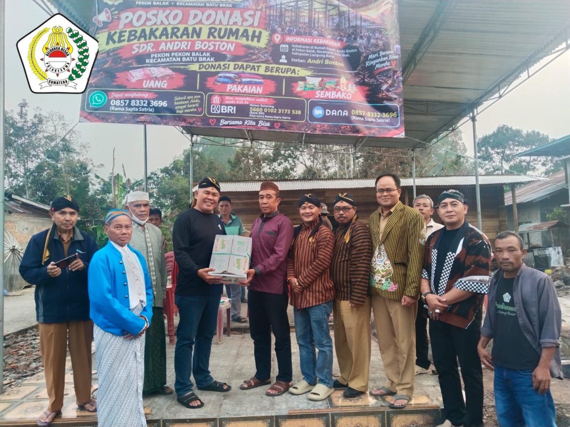 Peduli Kebakaran: Keluarga Besar Pujakesuma Berdonasi Di Pekon Balak Kecamatan Batu Barak