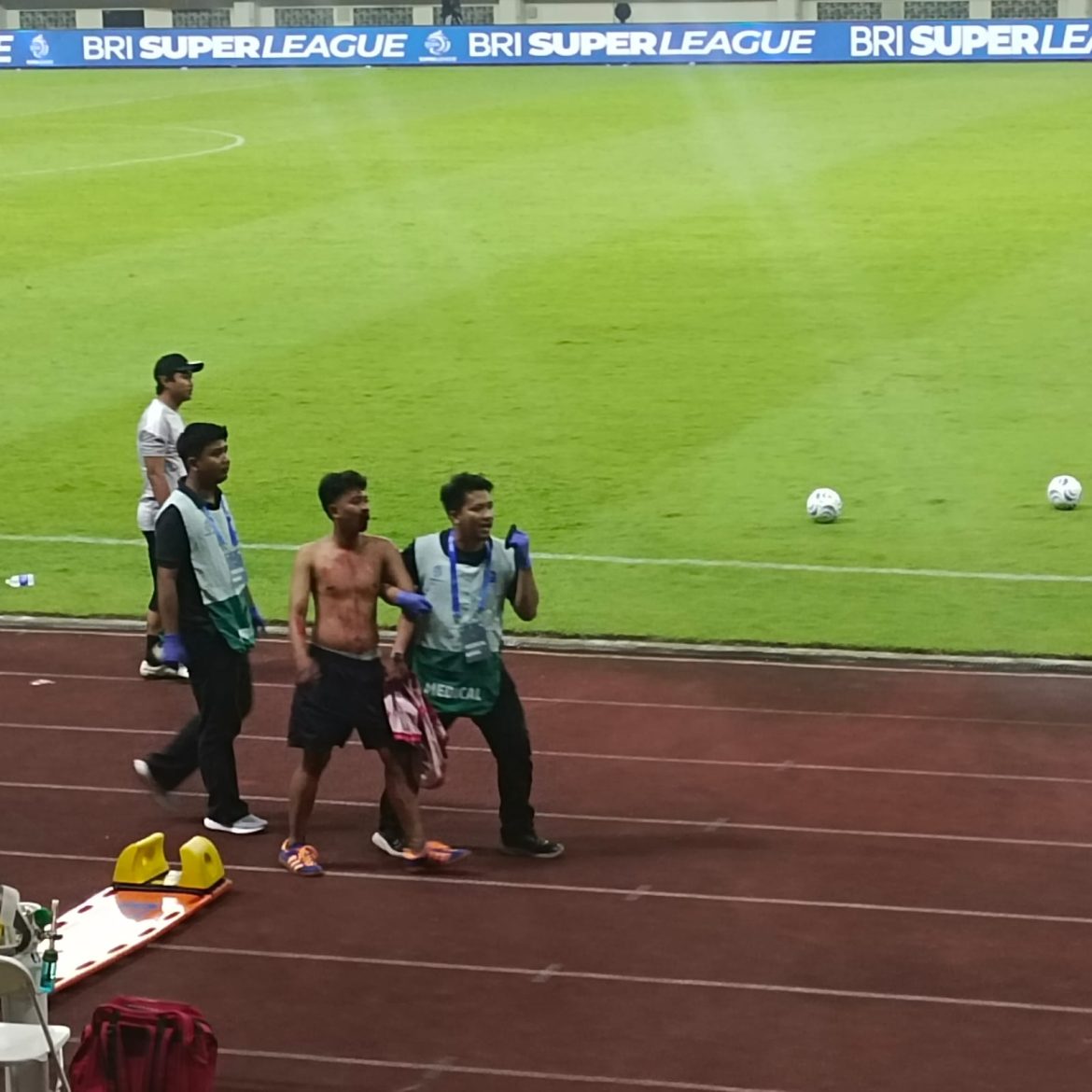 Kericuhan di Stadion Bis “Tiga Terduga Provokator Bukan Dari Kedua Tim” Ketua Suporter Persita Desak Pilisi Usut Tuntas   