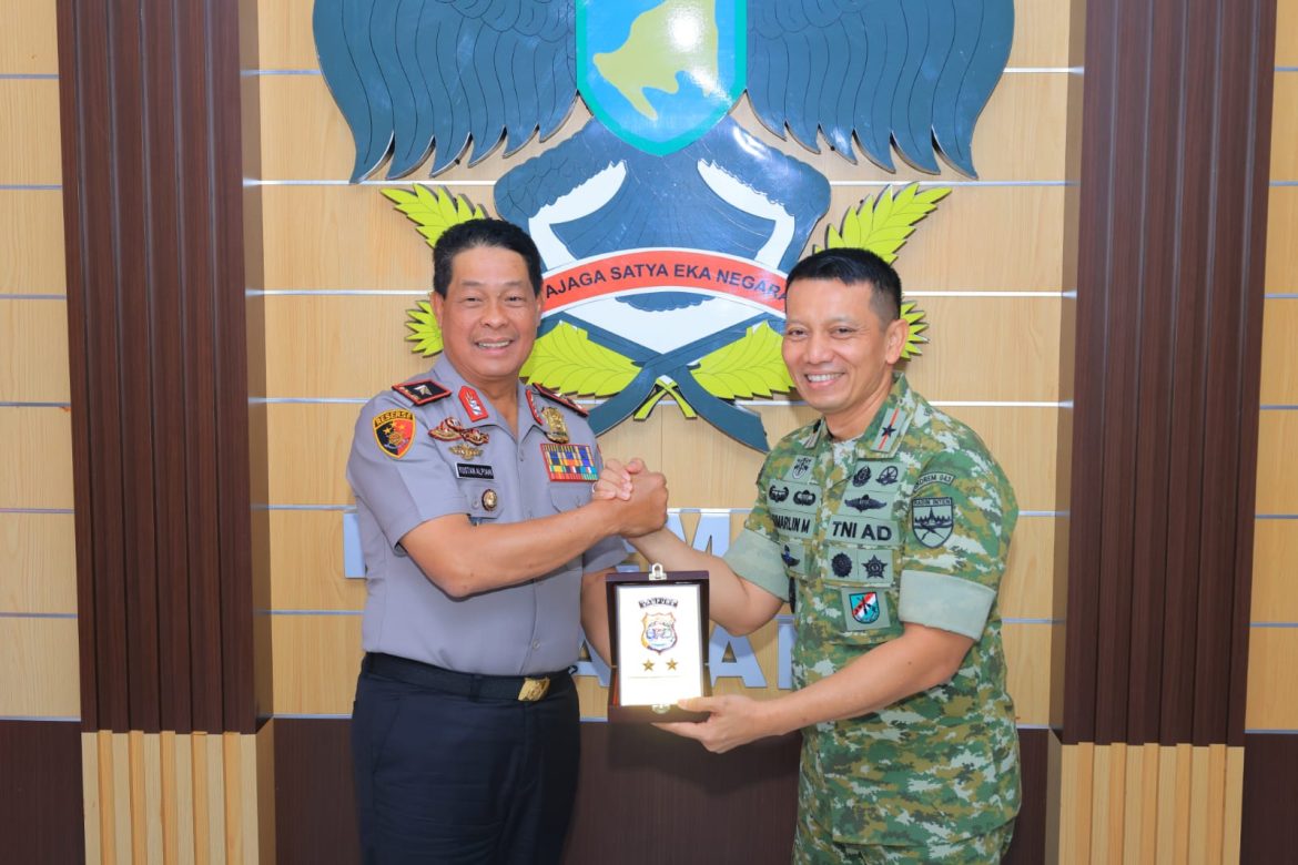 Press Release Nomor: 376 / X / HUM.6.1.1./ 2026/ Bidhumas, Sabtu 24 Oktober 2026 “Kapolda Lampung Sambangi Kota Metro, Gelar Jumat Keliling dan Perkuat Sinergitas TNI-Polri di Makorem 043/Garuda Hitam”