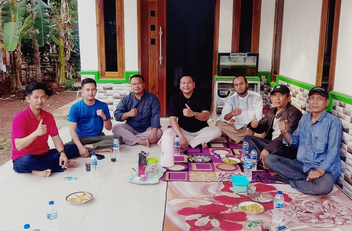 Kantor Hukum Arohman Ali SH & Rekan Gelar Silaturahmi untuk Memperkuat Solidaritas dan Pembagian KTA Paralegal di Curug