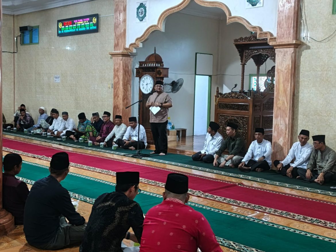 Indahnya Berbagi,: Pemkab Rohul Kembali Tebarkan Kebaikan Melalui safari Ramadhan di Mesjid At-Taqwa Desa Bukit Intan Makmur