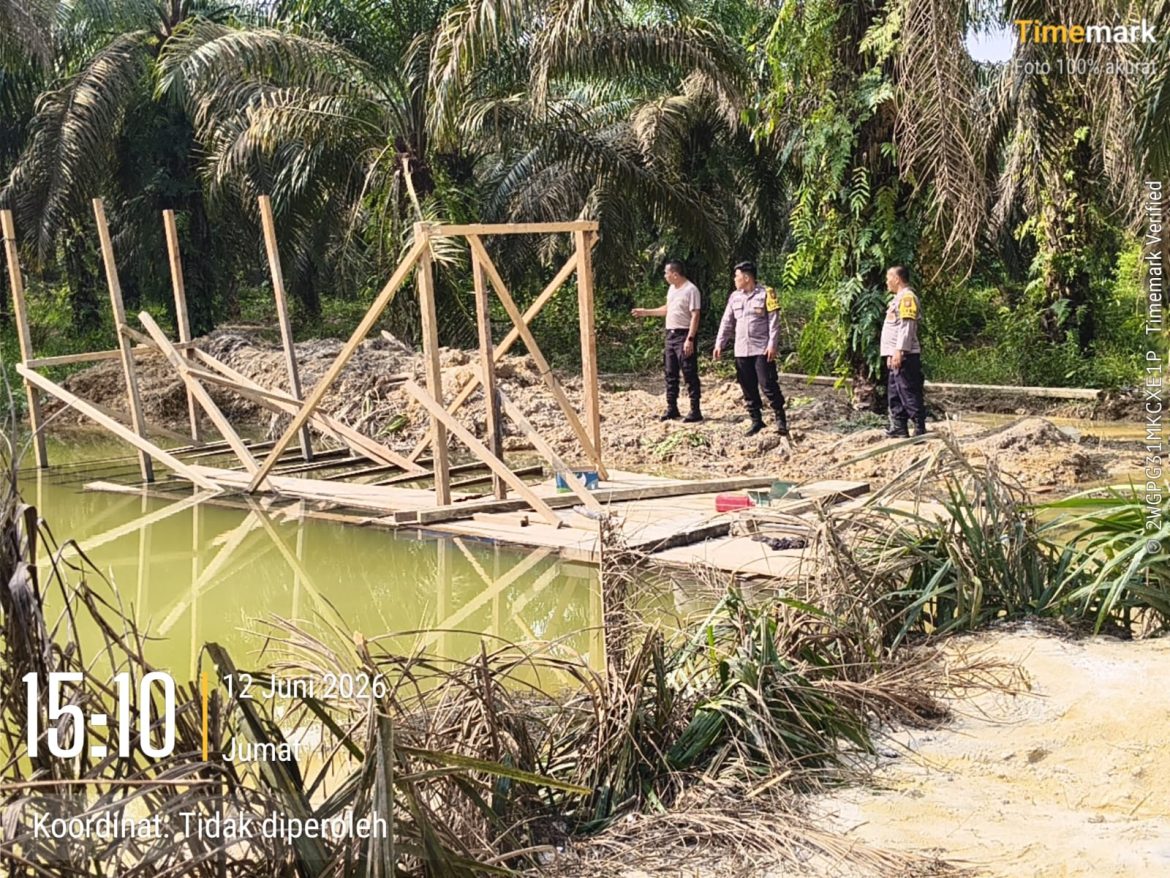 Polsek Kuantan Mudik Cek Lokasi Dugaan PETI di Desa Setiang, Kerangka Rakit Dimusnahkan