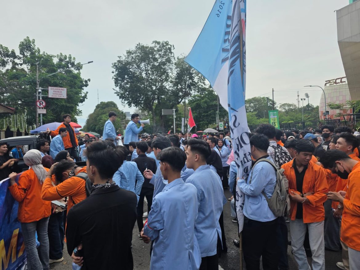 Pengamanan Humanis Polri, Aksi Mahasiswa UIN Raden Fatah Berlangsung Kondusif di Palembang