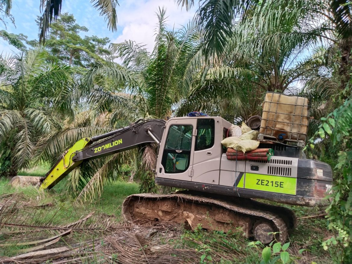 Jalan Alternatif Desa langling Rusak Diduga Akibat Aktivitas PETI, Warga Keluhkan Trado Pembawa Ekskavator
