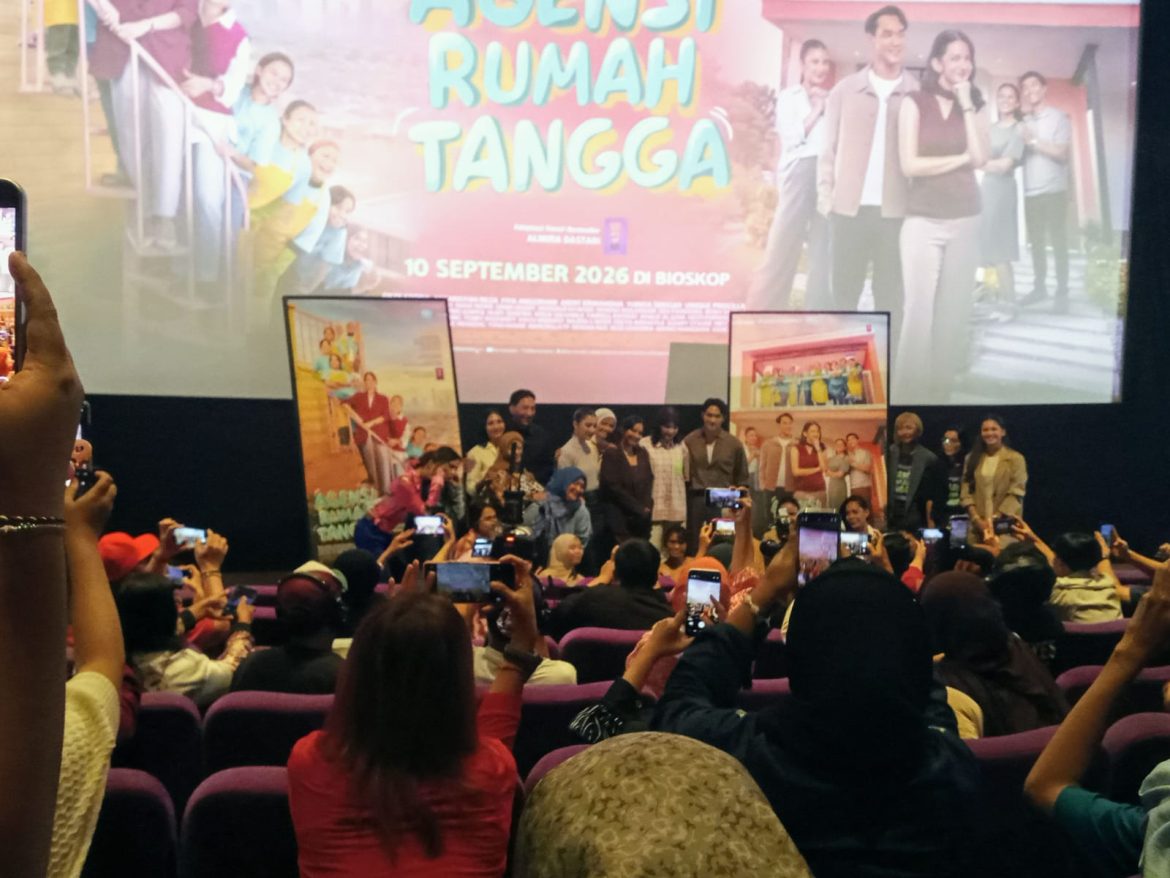 Film Agensi Rumah Tangga, Kisah Realita Anak Muda Yang Terkena PHK Dengan Balutan Komedi Segar